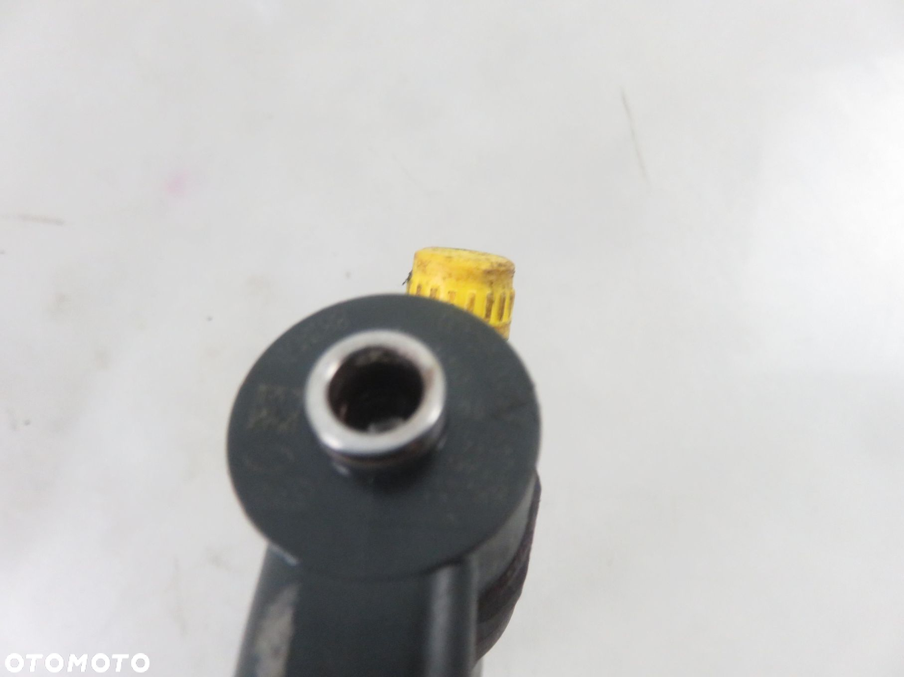 WTRYSKIWACZ KIA CEED I 1.6 CRDi 0445110256 338002A400 - 5