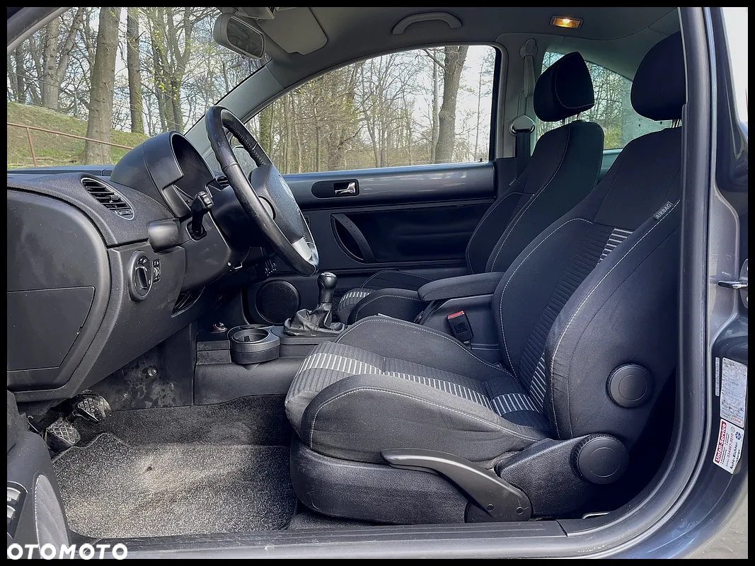 Volkswagen New Beetle 1.6 United - 22