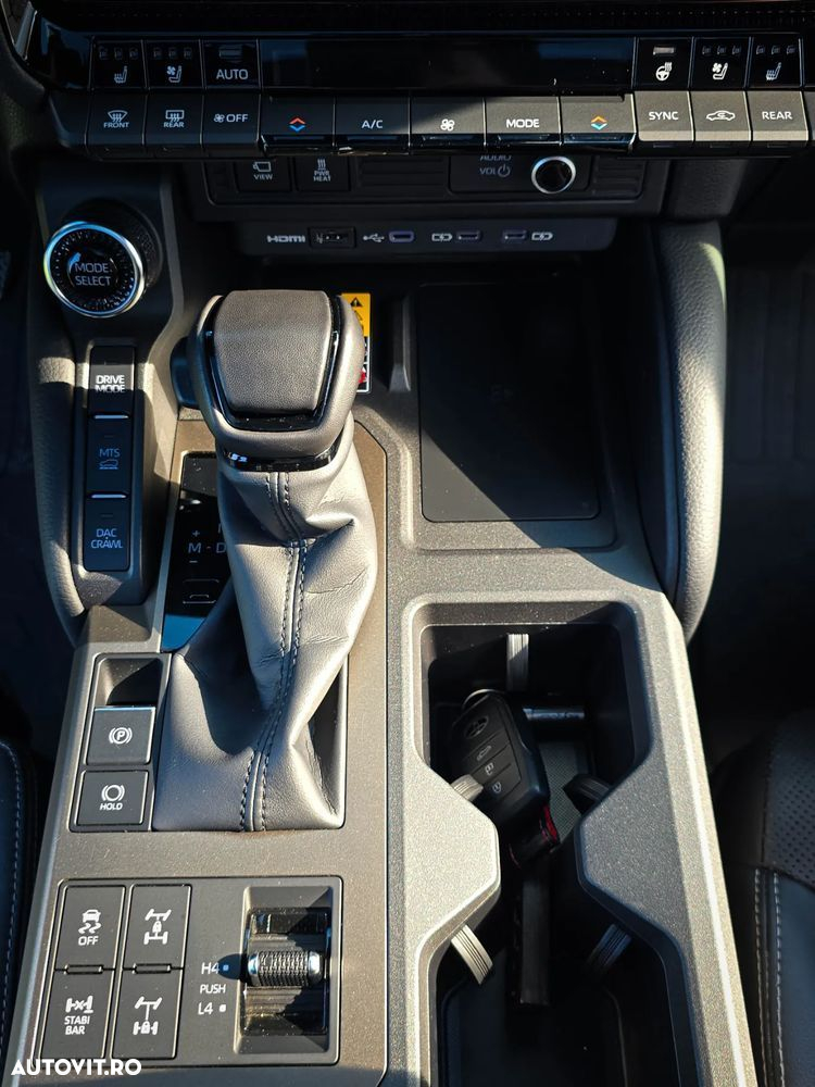 Toyota Land Cruiser - 5