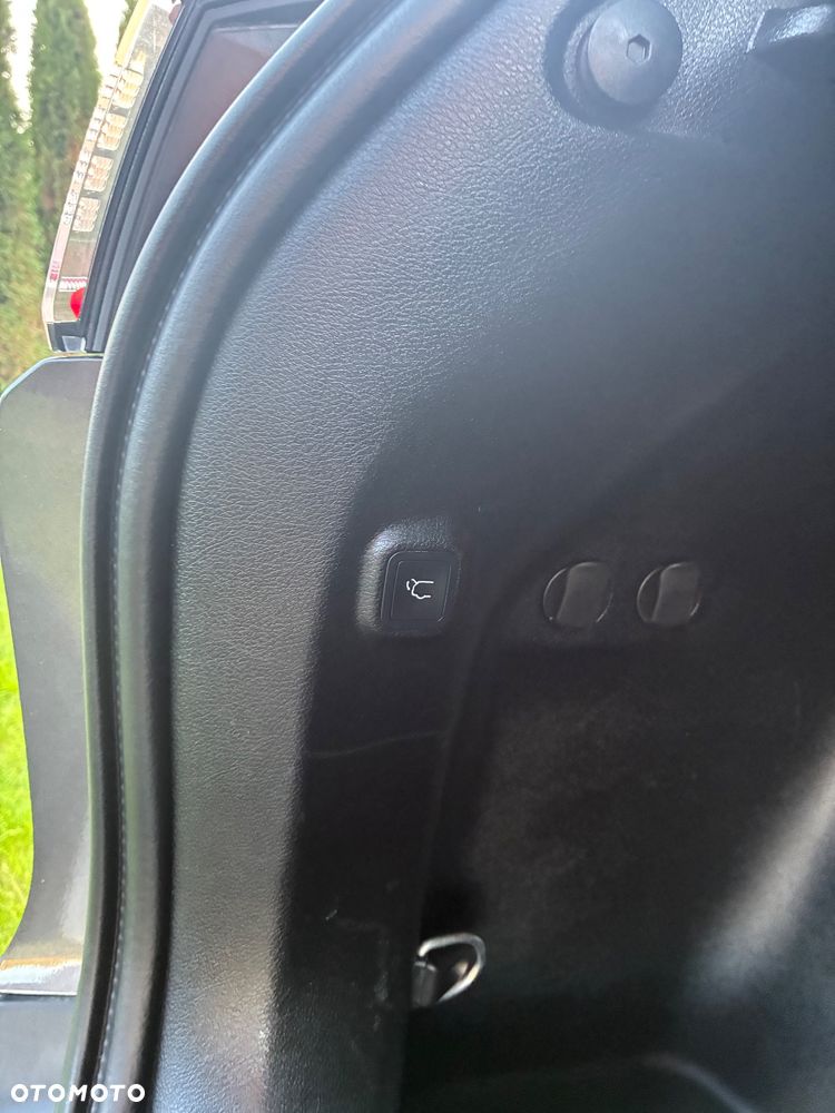 Jeep Cherokee - 14
