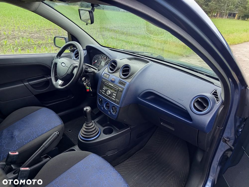 Ford Fiesta 1.3 Ambiente - 8
