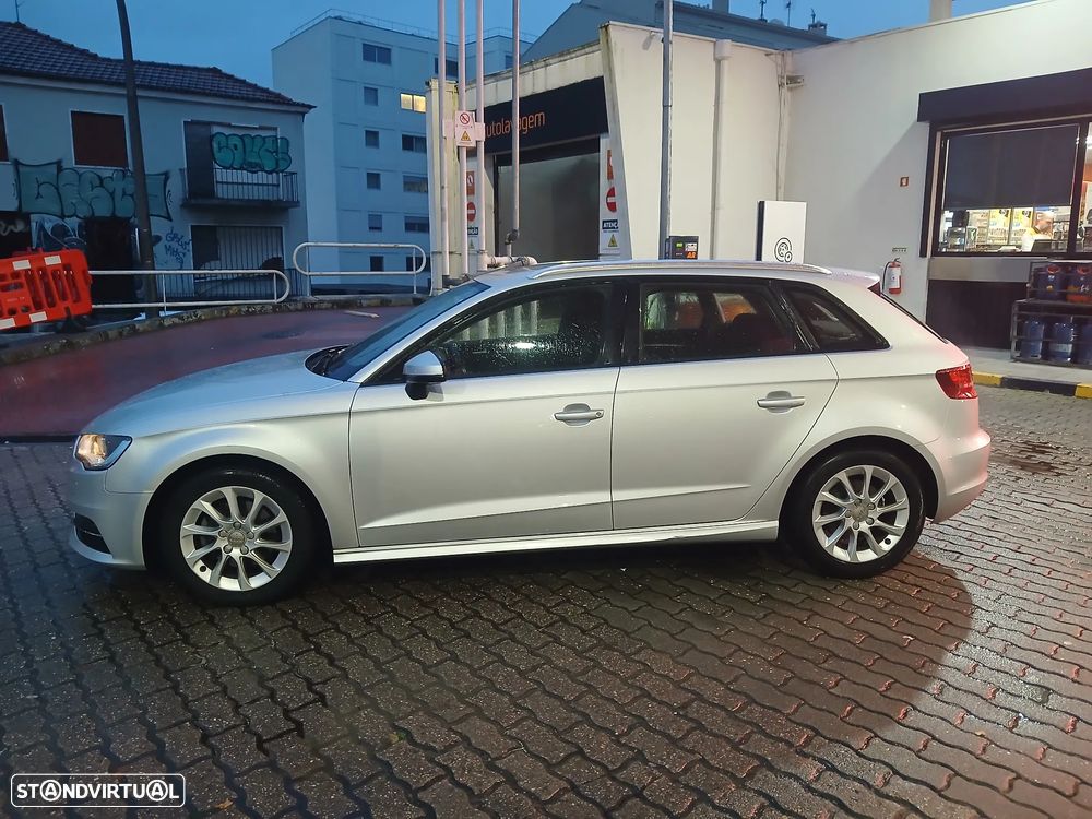Audi A3 Sportback 1.6 TDI Attraction - 5