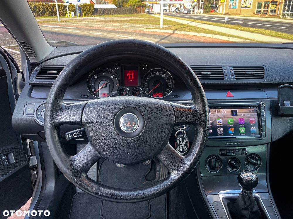 Volkswagen Passat 2.0 TDI Comfortline - 17