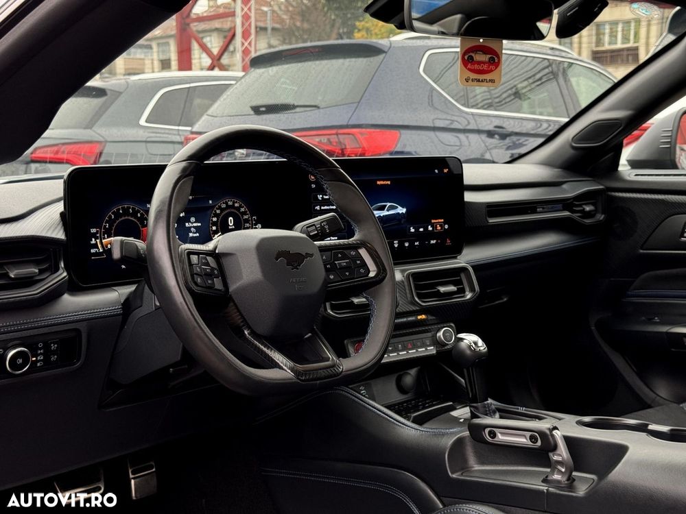 Ford Mustang - 5