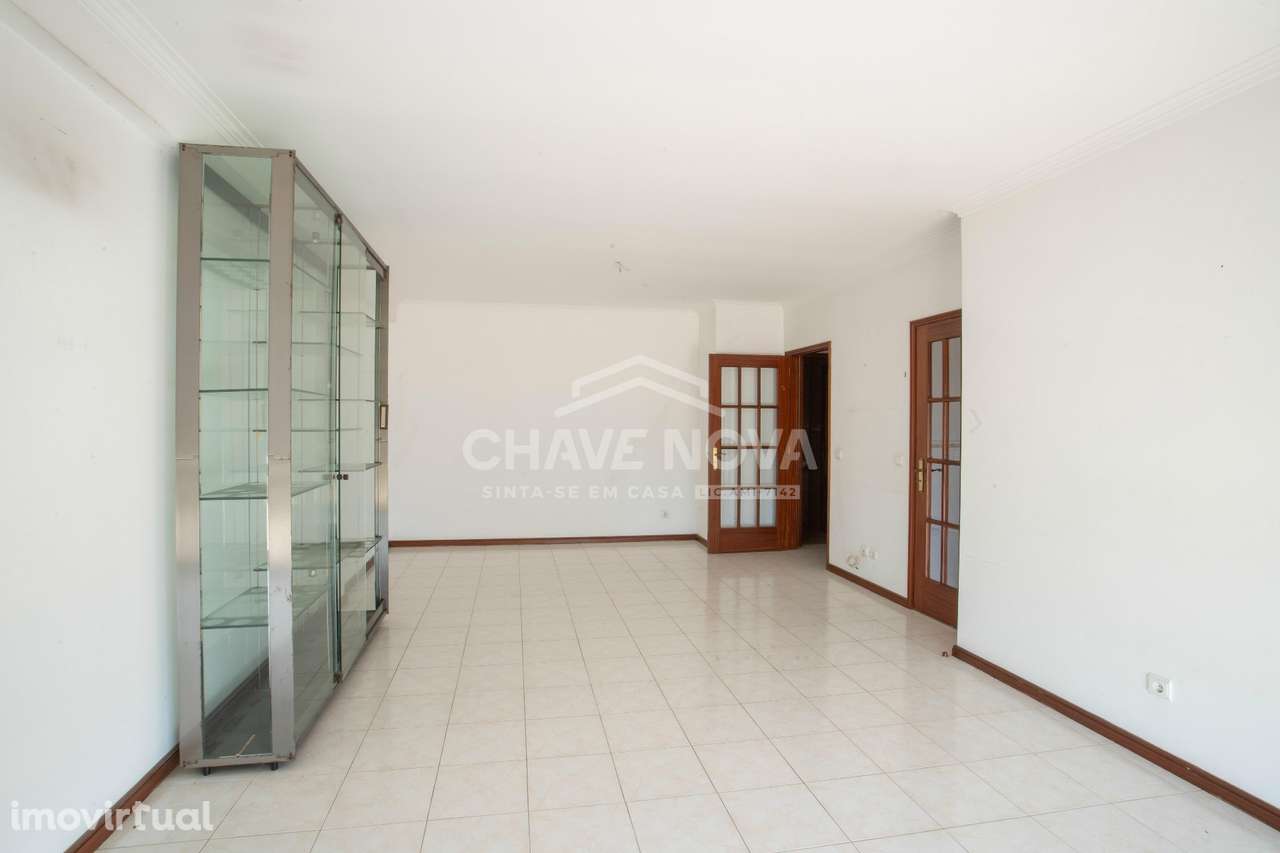 T2 com Terraço de 40m² e 2 Lugares de Garagem - Grande imagem: 4/30