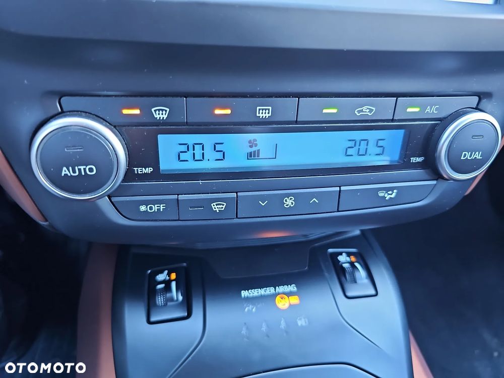 Toyota Avensis 1.8 Prestige - 17