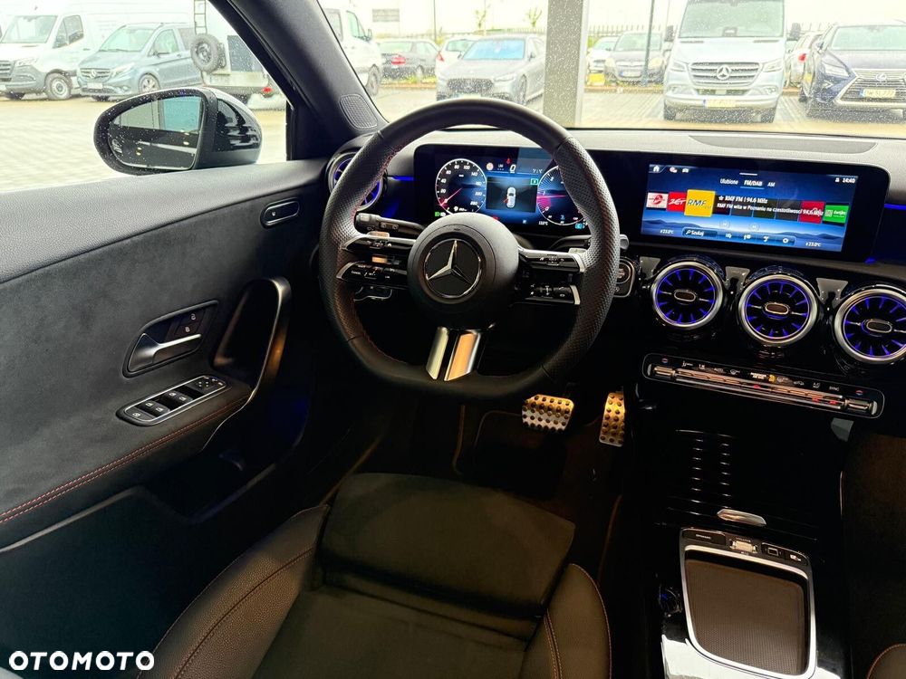 Mercedes-Benz Klasa A 200 d AMG Line 8G-DCT - 12