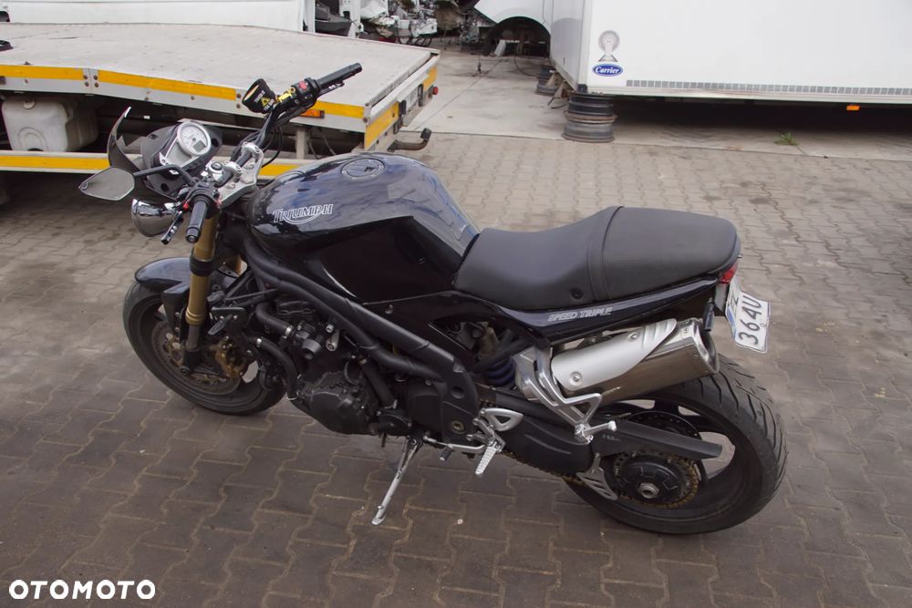 Motocykl na części - Triumph Speed Triple IV 1050 515NJ 131 KM 2005R Silnik Skrzynia Rama Lampa Siedzenie Gmol Przełącznik Manetka Laga Monowahacz Amortyzator Owiewka Osłona Sterownik Moduł Czujnik Licznik - 5