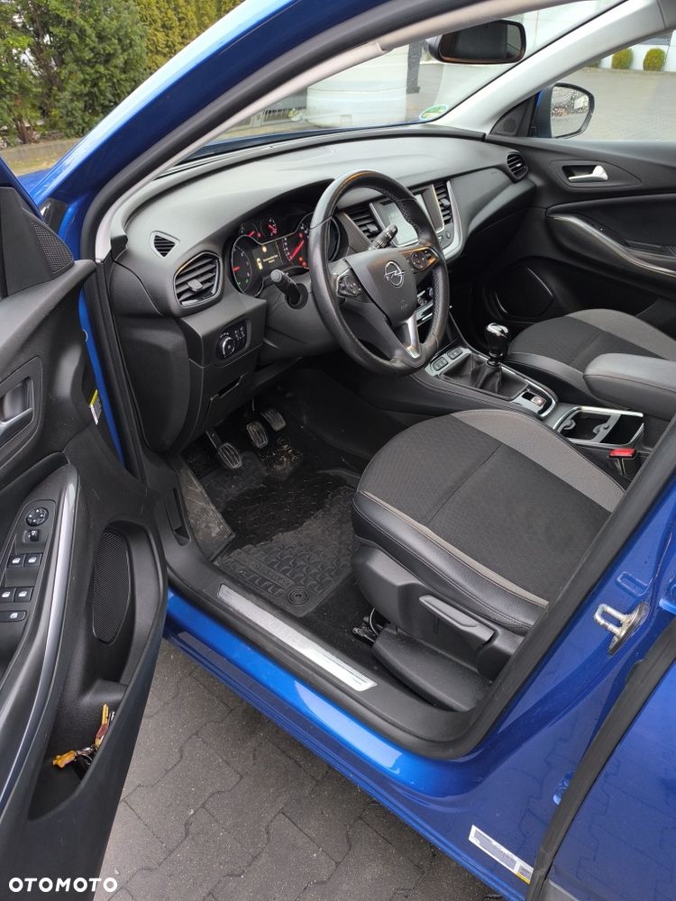 Opel Crossland X - 8