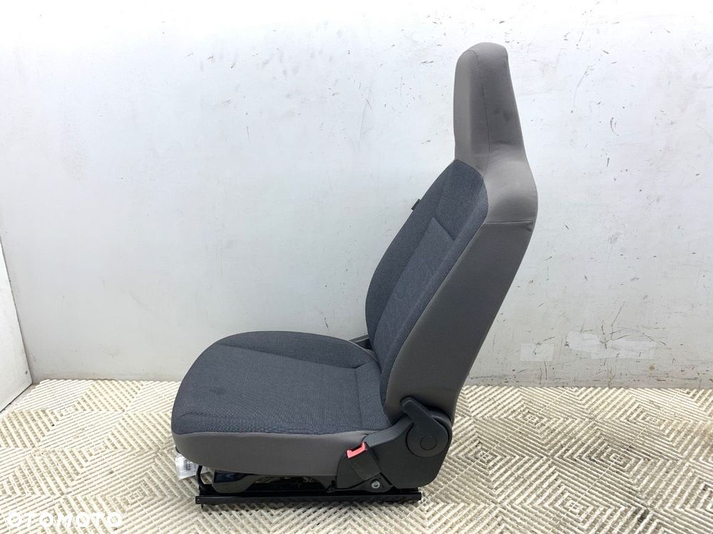 FOTEL PRAWY PRZÓD  VW UP! (121, 122, BL1, BL2, BL3, 123) 2011 - 2022 1.0 55 kW [75 KM] benzyna 2011 - 2