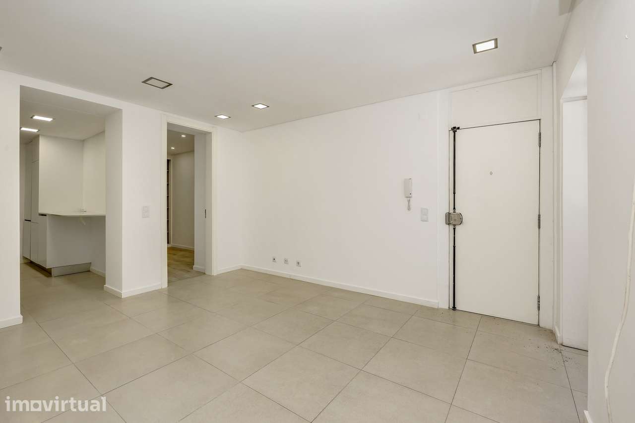 T1+1 Remodelado com Terraço junto ao Metro do Rato - Grande imagem: 3/22
