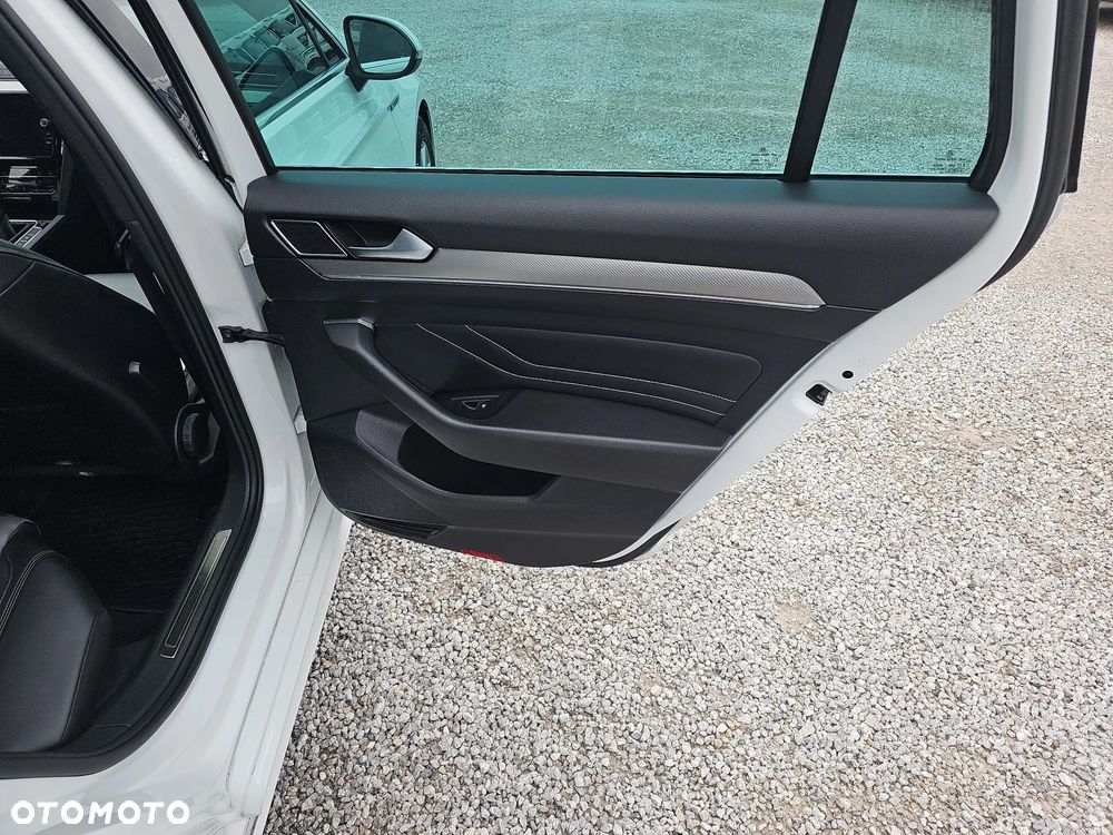 Volkswagen Passat 2.0 TDI 4Mot Elegance DSG - 24