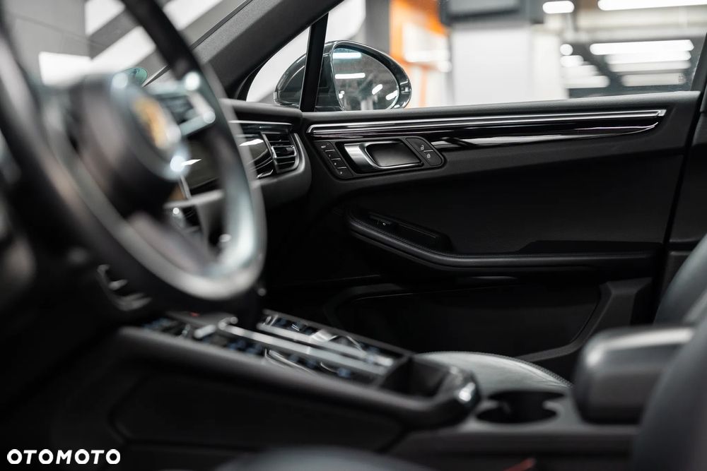 Porsche Macan S - 29