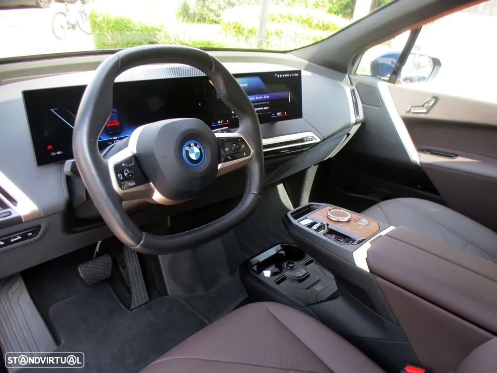BMW iX xDrive 50 Pack Desportivo - 11