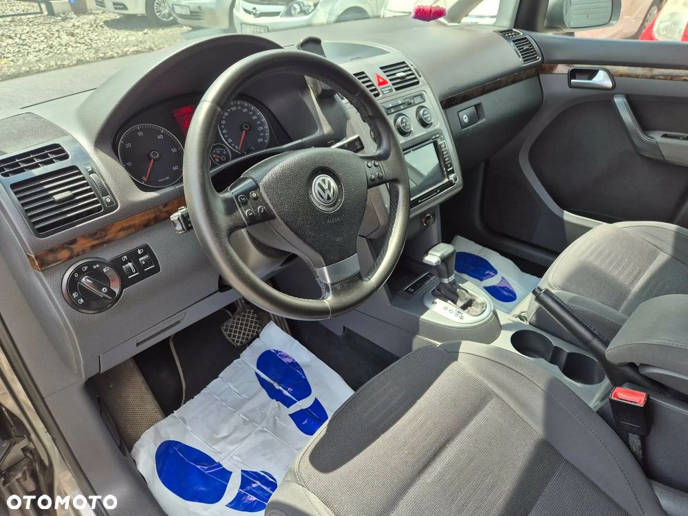 Volkswagen Touran 2.0 TDI DPF Highline DSG - 16