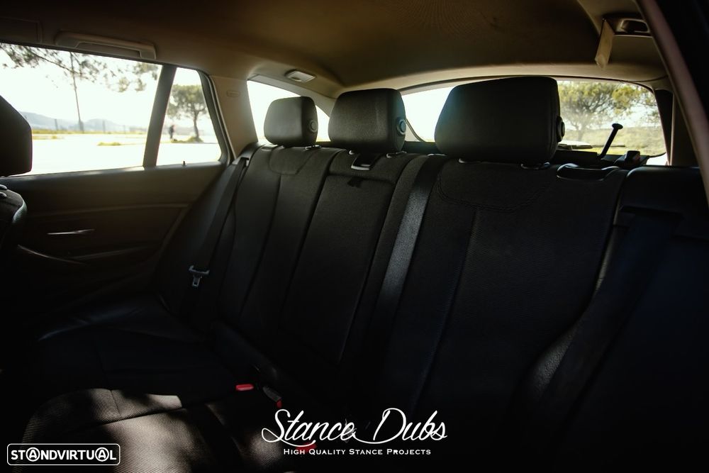 BMW 320 d DPF Edition Sport - 14