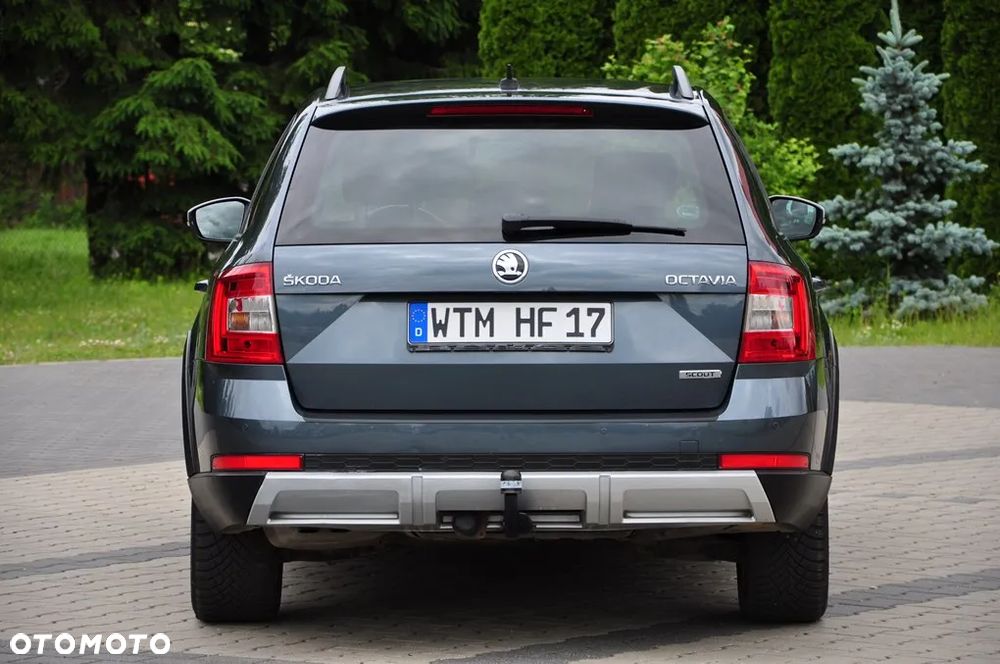 Skoda Octavia Combi 2.0 TDI 4x4 DSG Scout - 13