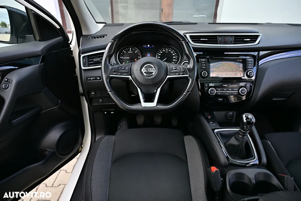 Nissan Qashqai 1.7 dCi TEKNA - 26