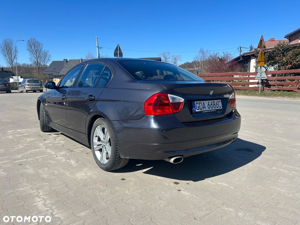 BMW Seria 3 318d DPF - 3