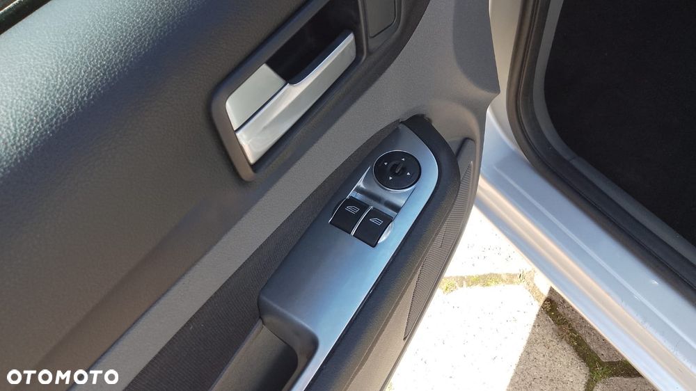 Ford Focus 1.6 Ambiente - 19