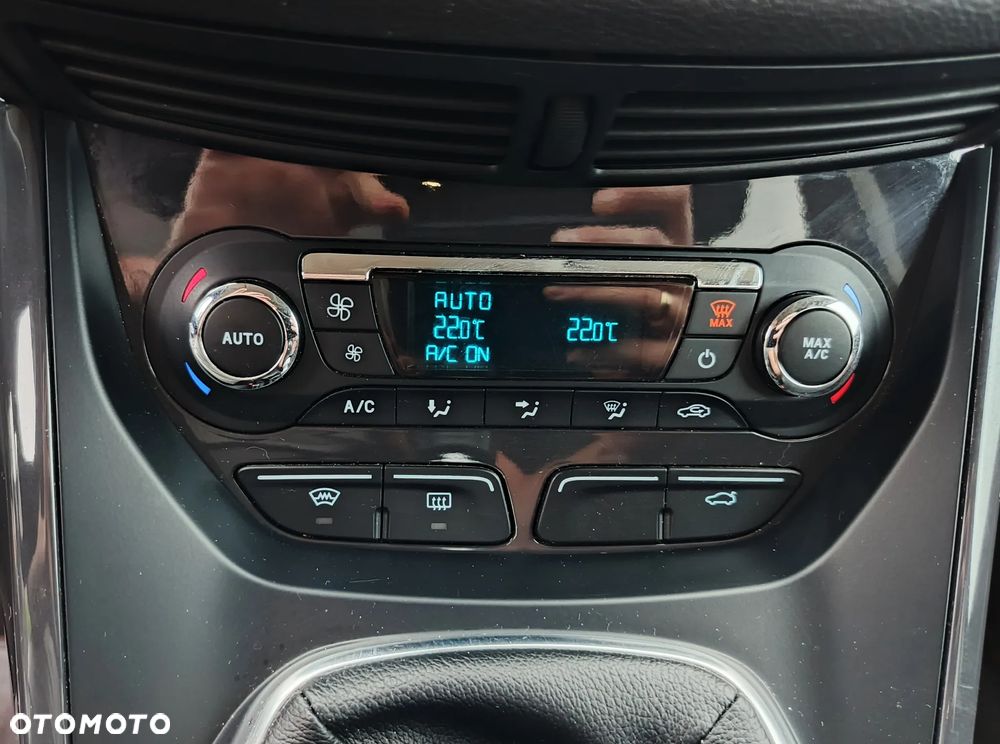 Ford Kuga 2.0 TDCi 4x4 Titanium - 14