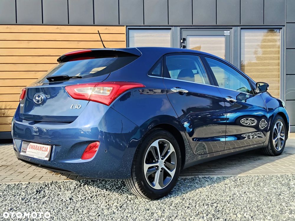 Hyundai i30 blue 1.6 CRDi Premium - 35