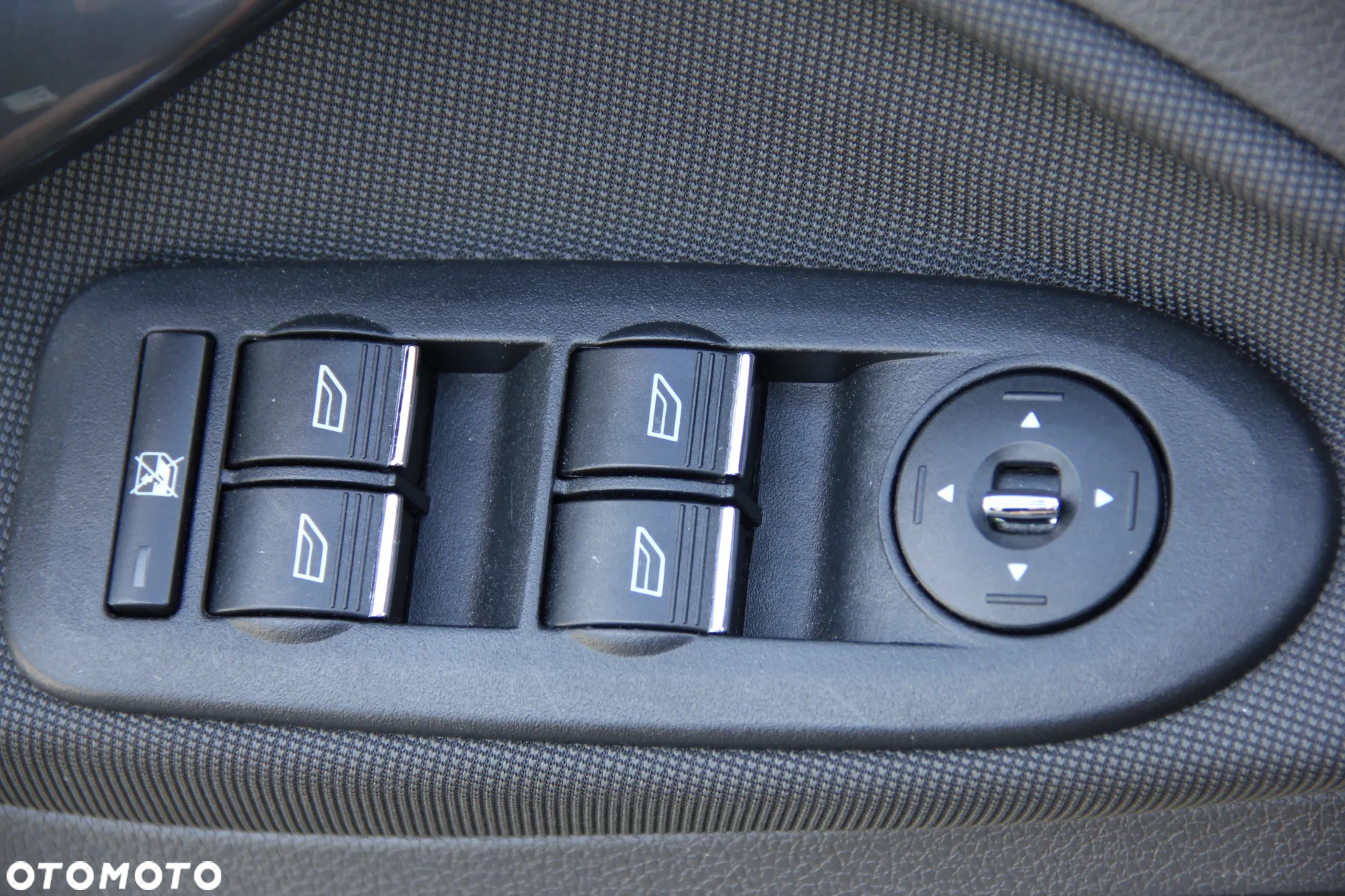 Ford Kuga 2.0 TDCi FWD Titanium - 23