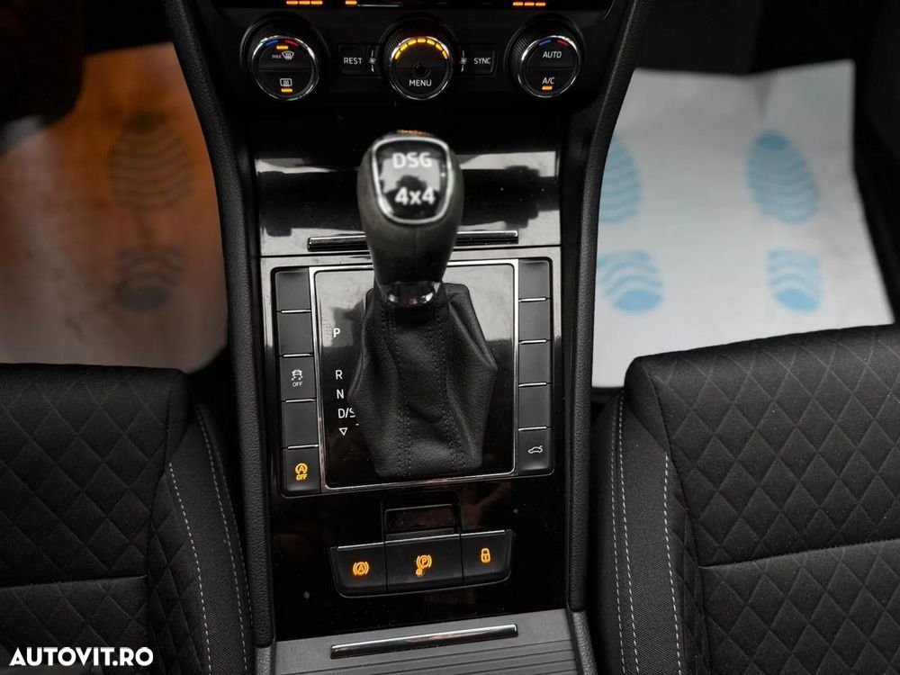 Skoda Superb 2.0 TDI DSG 4X4 Ambition - 23