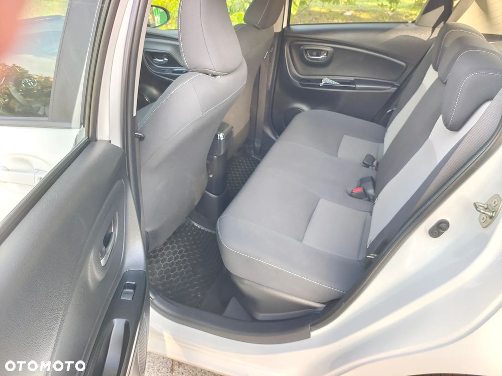 Toyota Yaris 1.5 Premium CVT - 25