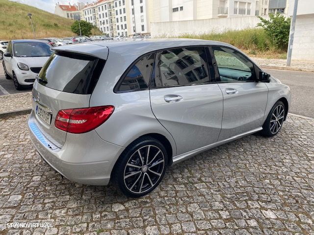 Mercedes-Benz B 180 d AMG Line - 10