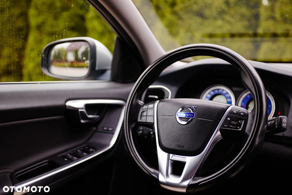 Volvo V60 D4 Geartronic RDesign - 21