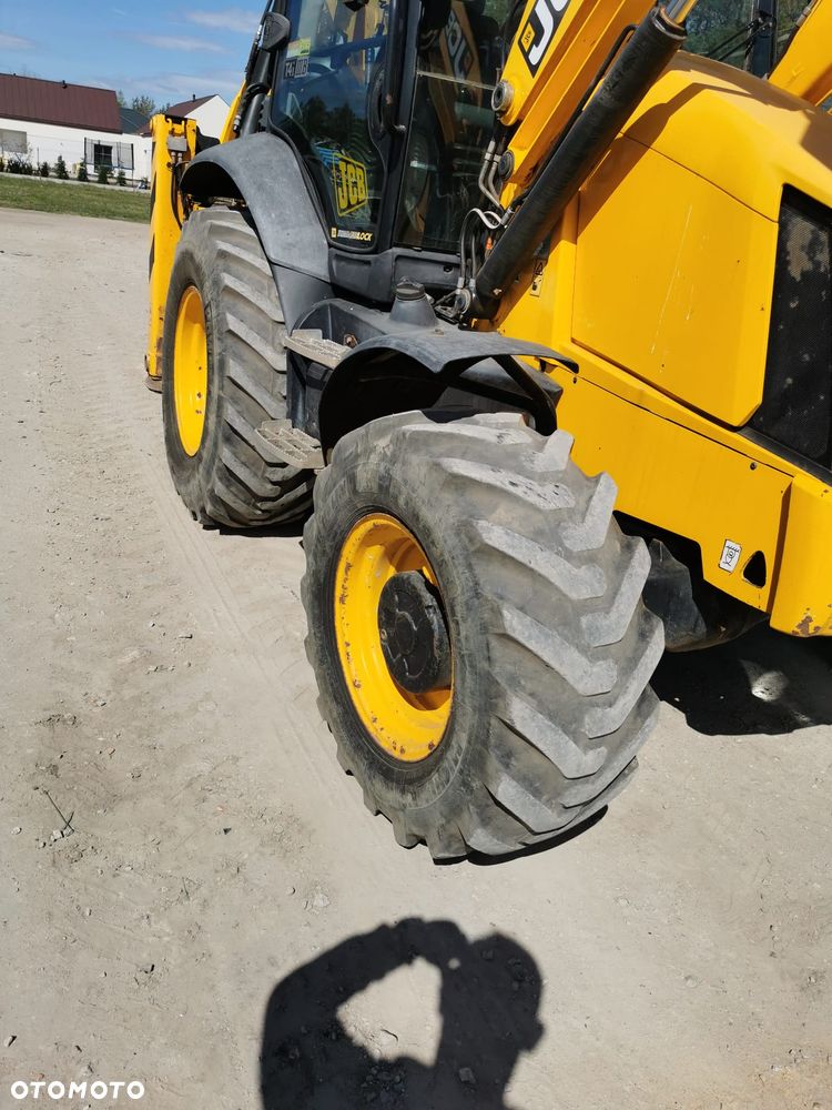 JCB 3CX Powershift - 11