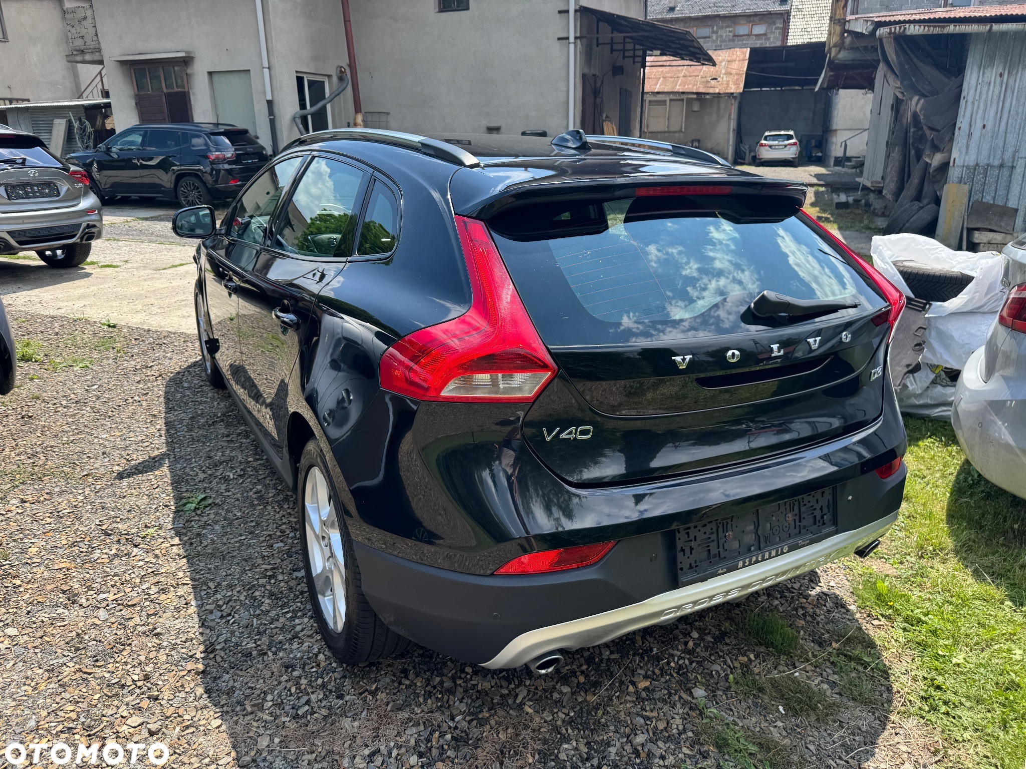 Volvo V40 Cross Country D3 Momentum - 4