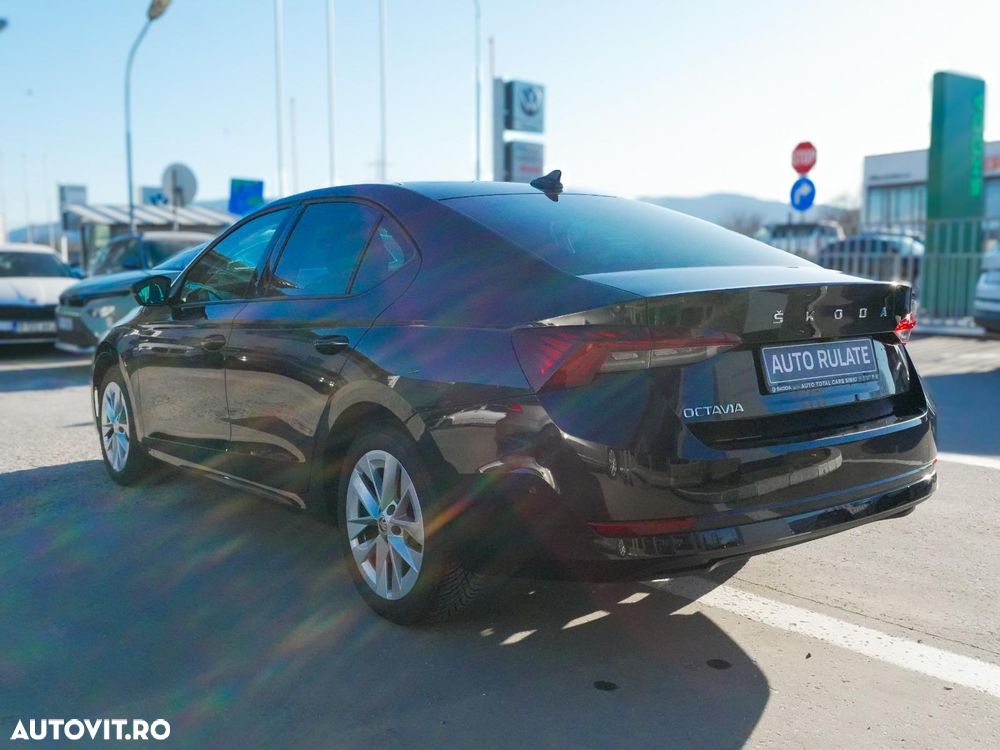 Skoda Octavia 2.0 TDI DSG Style - 3