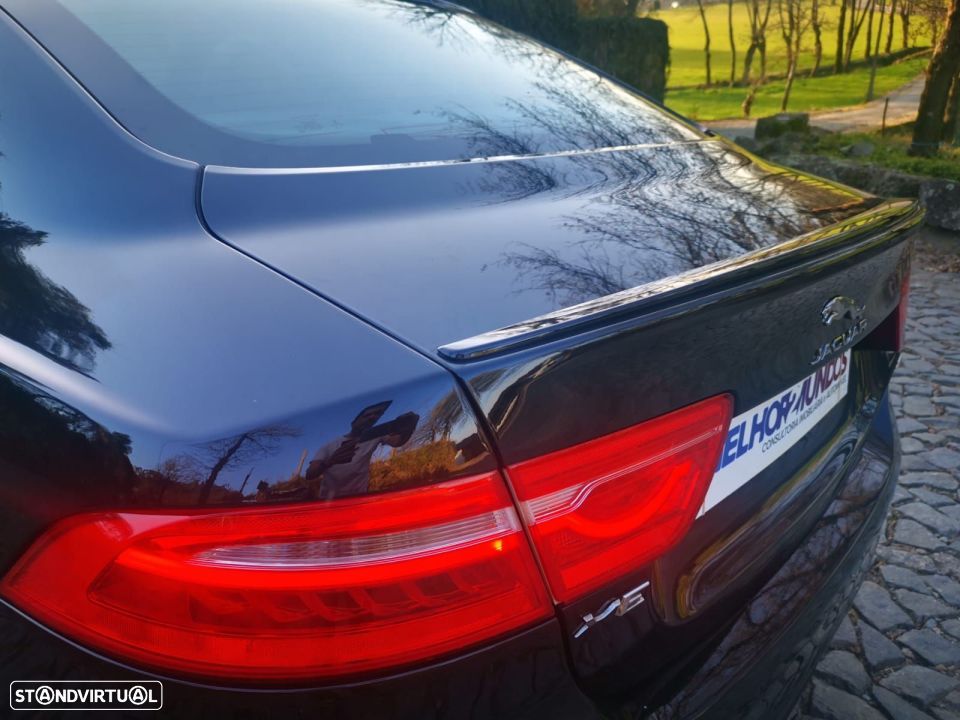 Jaguar XE 2.0 D R-Sport Aut. - 5