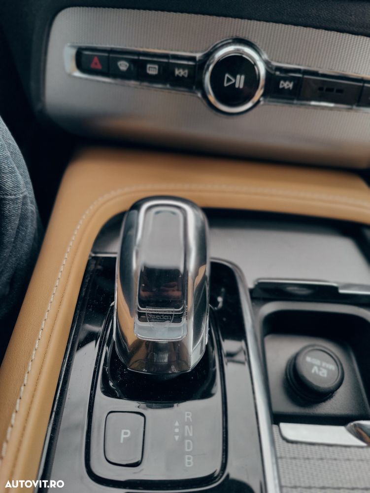Volvo XC 90 T8 AWD Recharge Geartronic Inscription Edition - 19