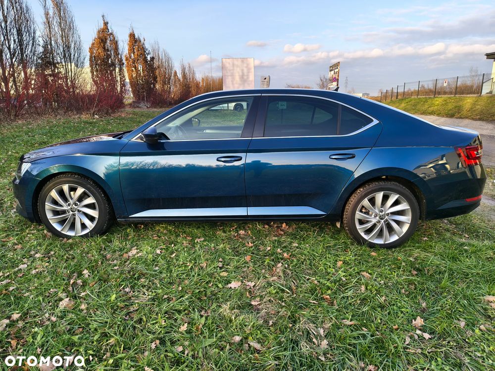 Skoda Superb 2.0 TDI SCR Style DSG - 6