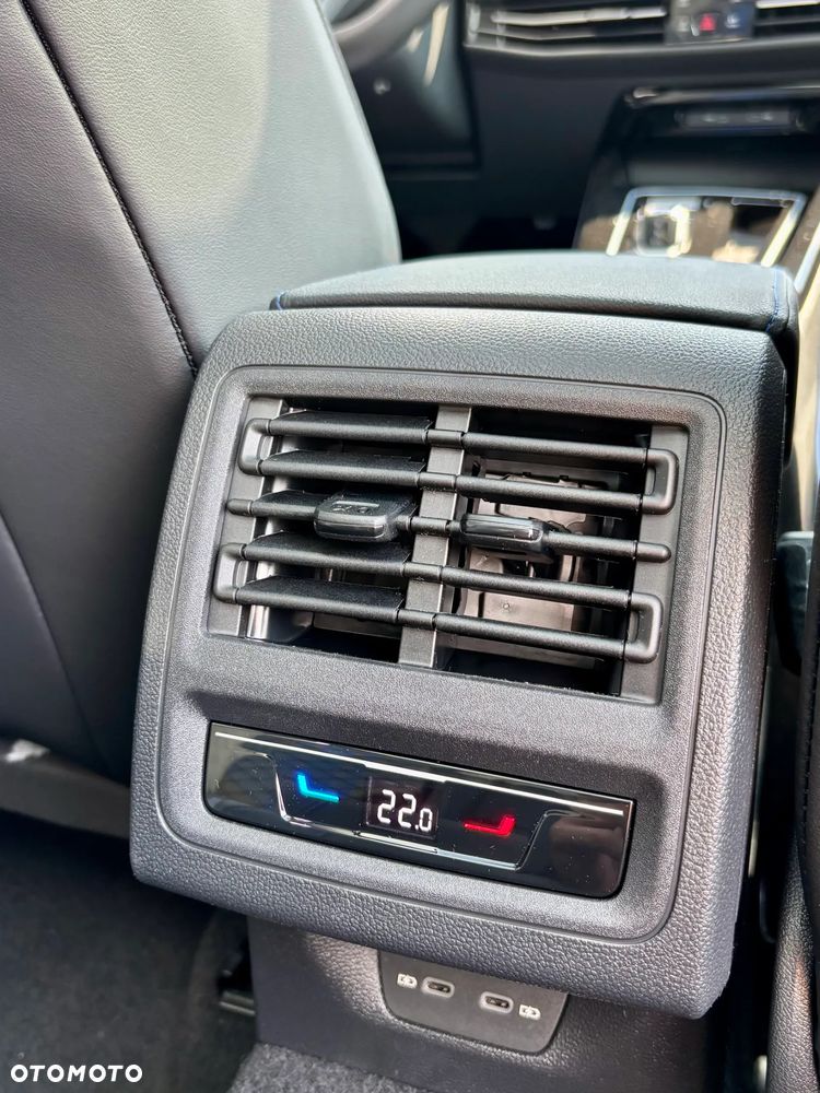 Volkswagen Golf 2.0 TSI 4Motion R DSG - 11