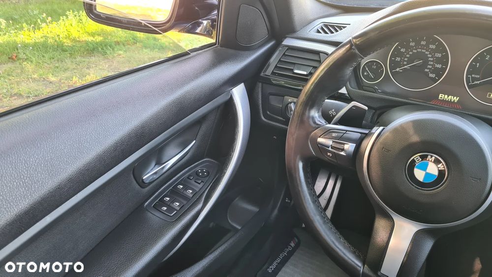 BMW Seria 3 335i Edition Exclusive - 27