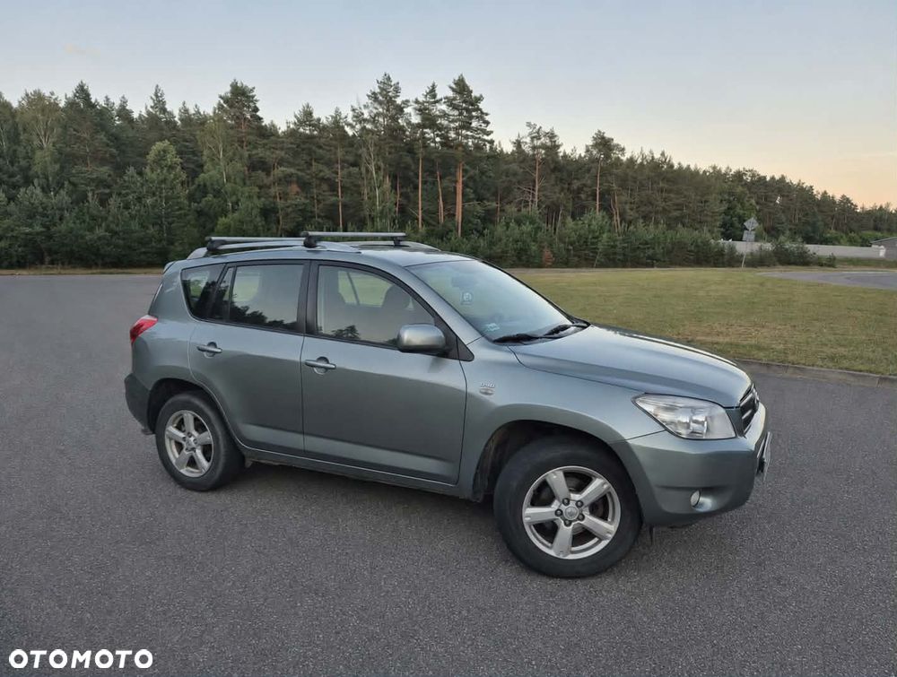 Toyota RAV4 - 4