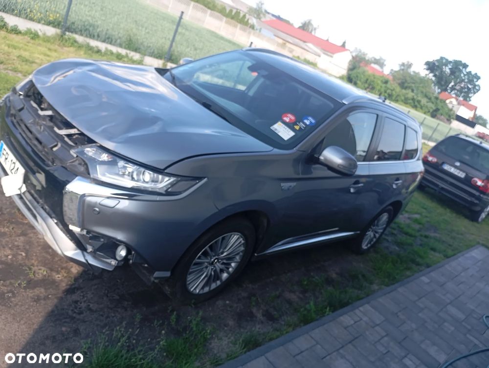 Mitsubishi Outlander - 6