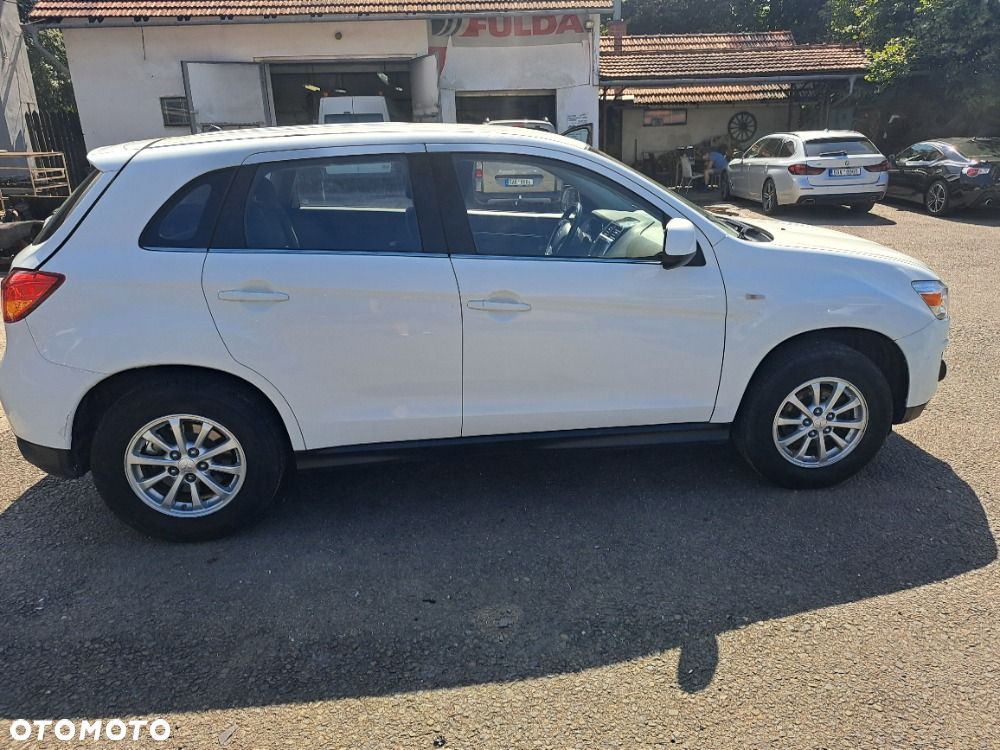 Mitsubishi ASX - 5
