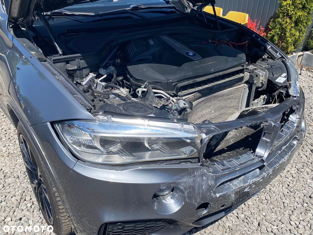 BMW X5 xDrive50i - 8