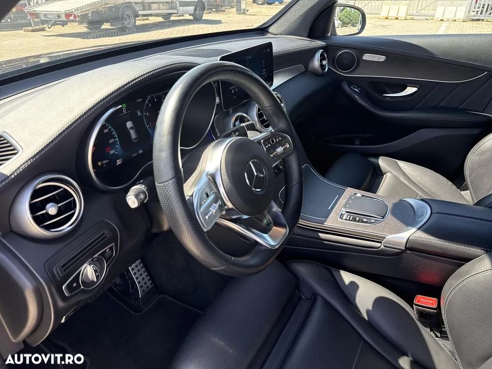 Mercedes-Benz GLC Coupe 300 4MATIC MHEV - 10