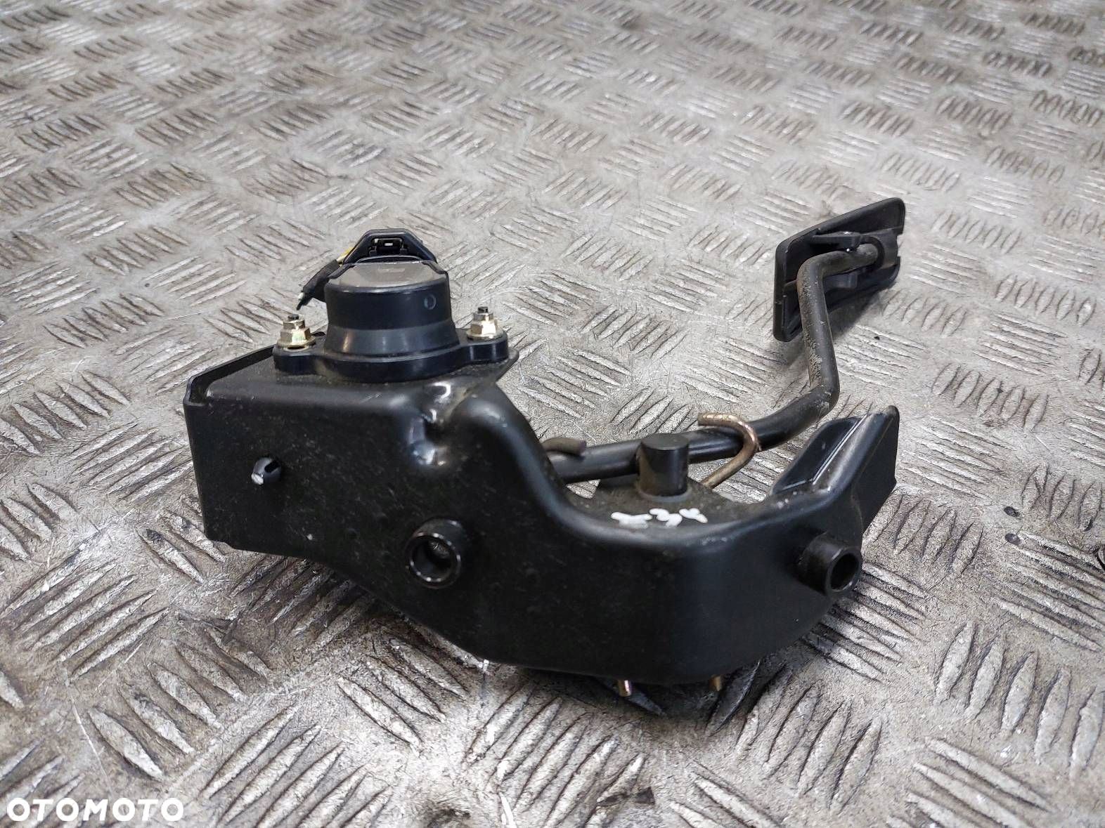 PEDAŁ GAZU POTENCJOMETR AVENSIS T25 2.0 D4D 89281-52021 - 3