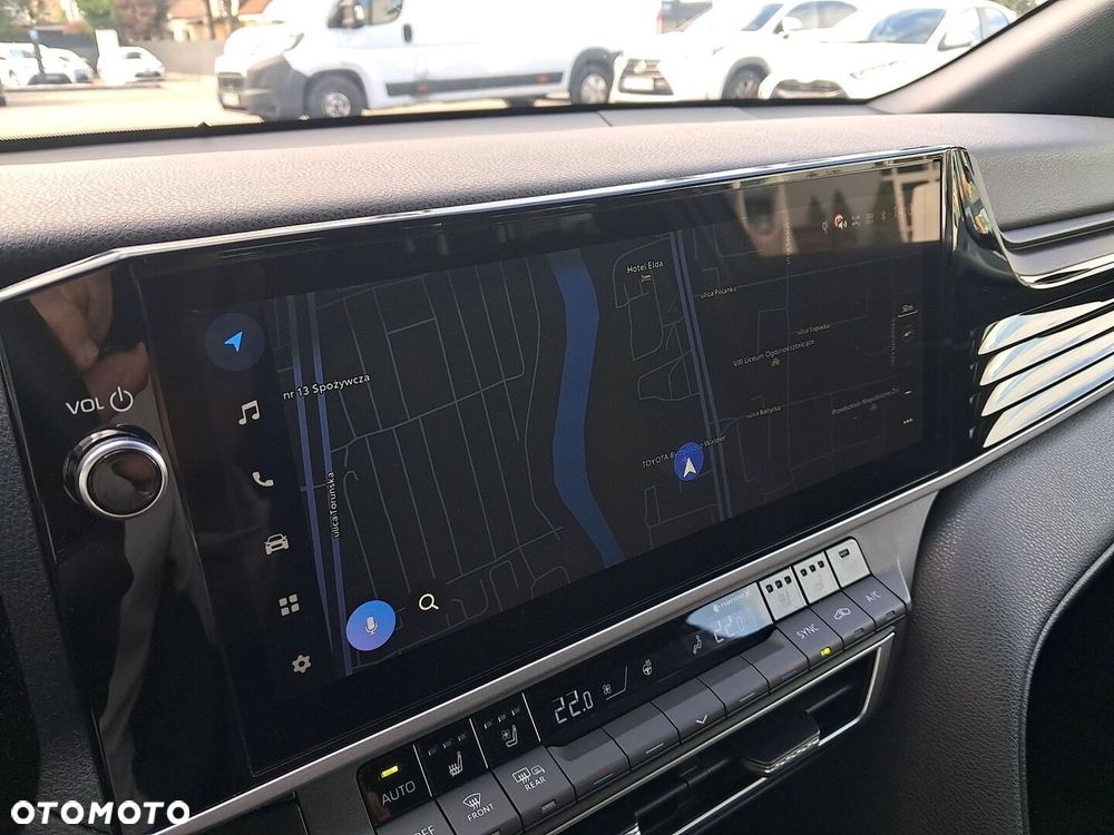 Toyota Camry - 17