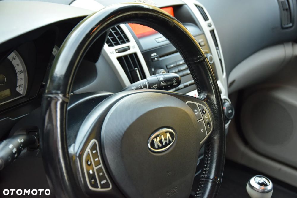 Kia Ceed - 25