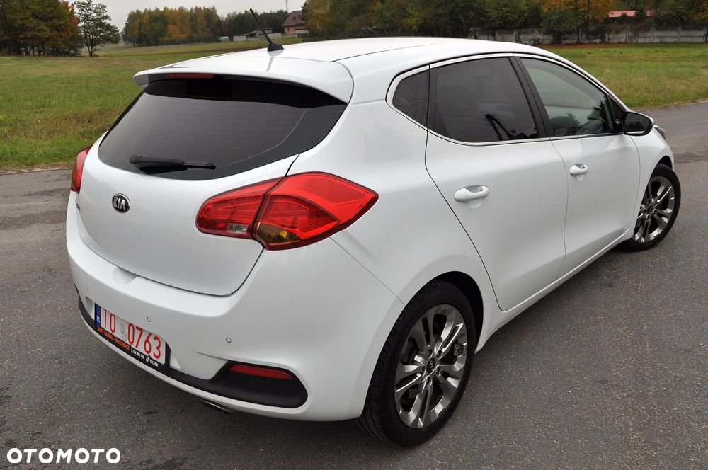 Kia Ceed 2012 photo 4