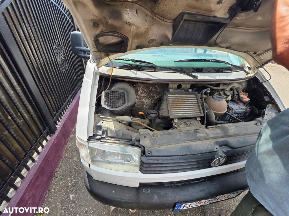 Volkswagen Transporter - 1