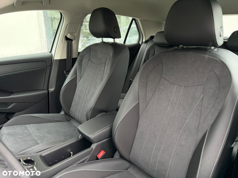 Volkswagen T-Roc 1.5 eTSI OPF DSG Style - 11